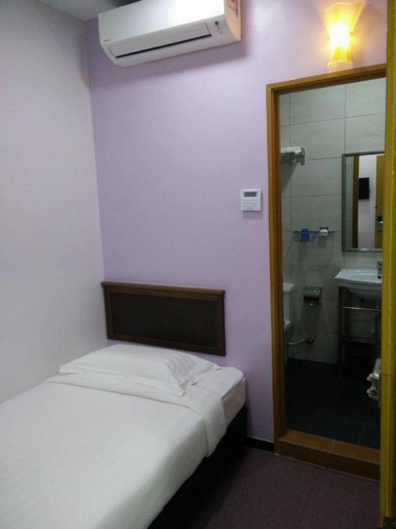 Id Hotel Yayasan Segamat Exterior photo